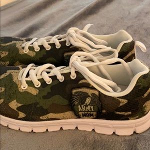 Army Mom tennis Shoes